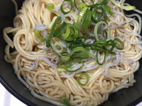 赤ちゃんちりめんと葱の素麺(^ ^)